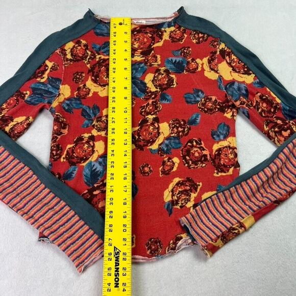 We The Free T Shirt Womens M Mash-Up Long Sleeve in Red Combo Floral - Picture 3 of 8